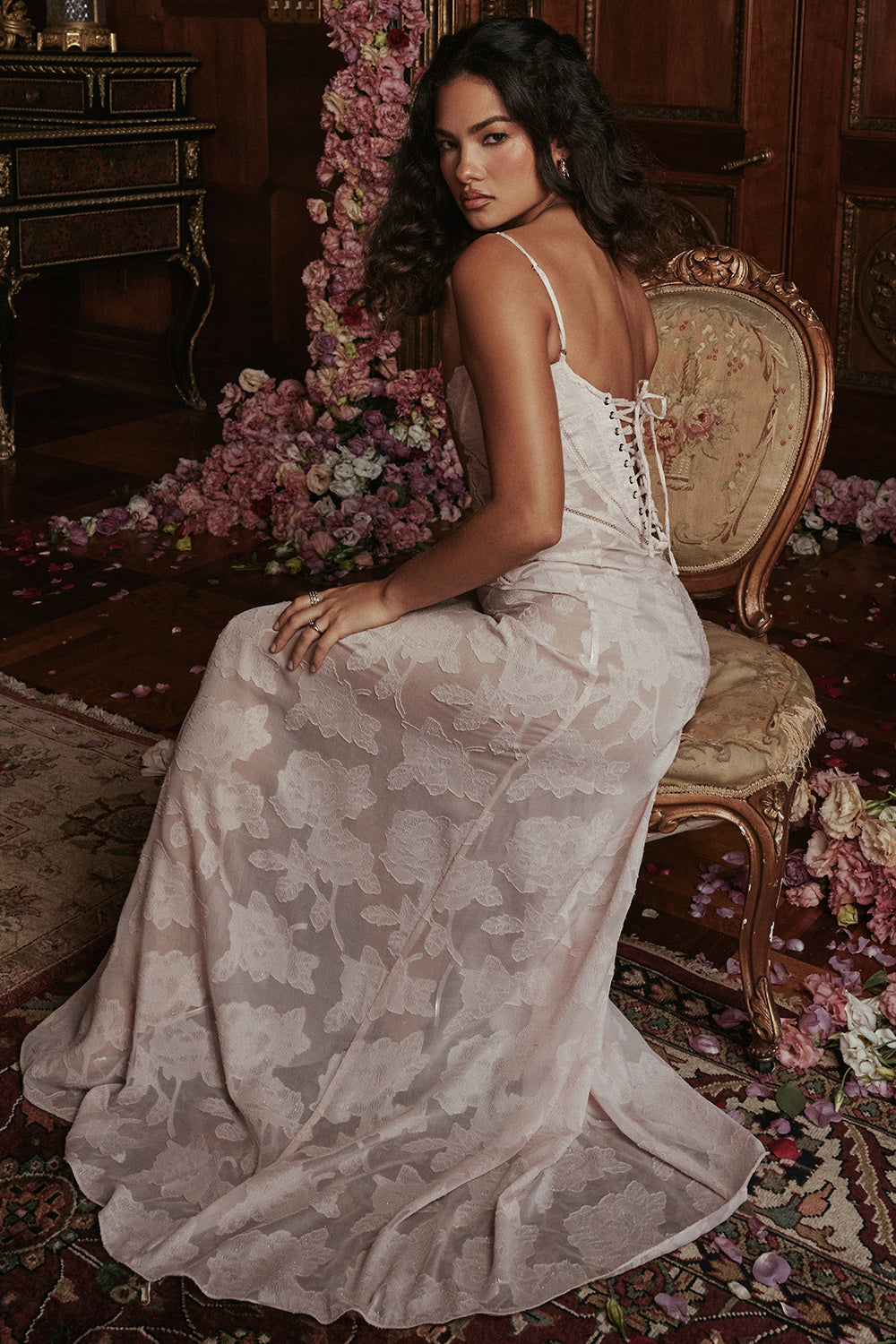 Ewa - Haftowana Maxi Sukienka w Stylu Boho