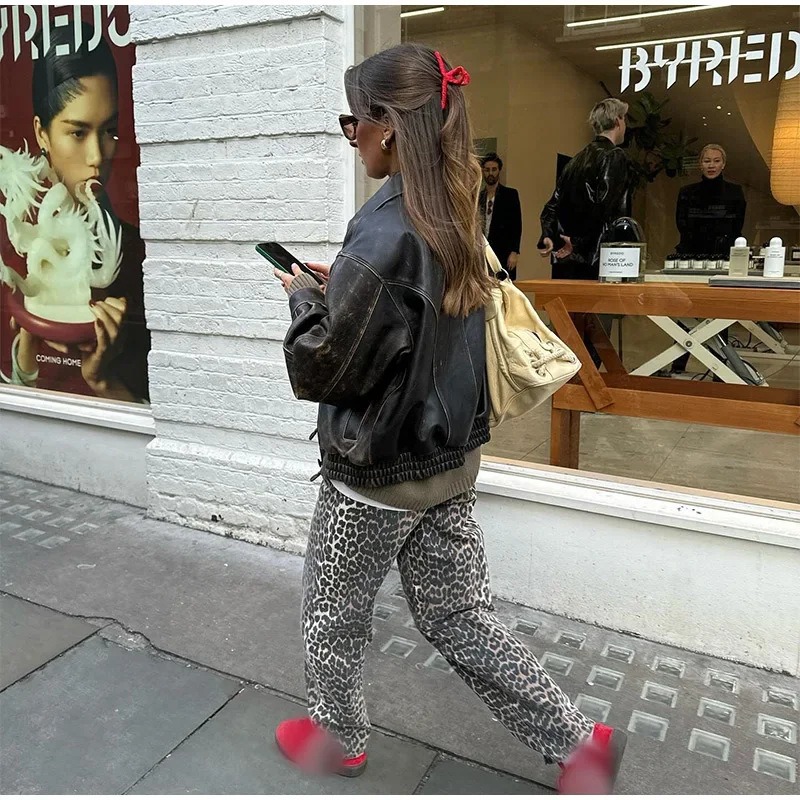 Nora – Proste jeansy z nadrukiem w stylu streetwear dla kobiet