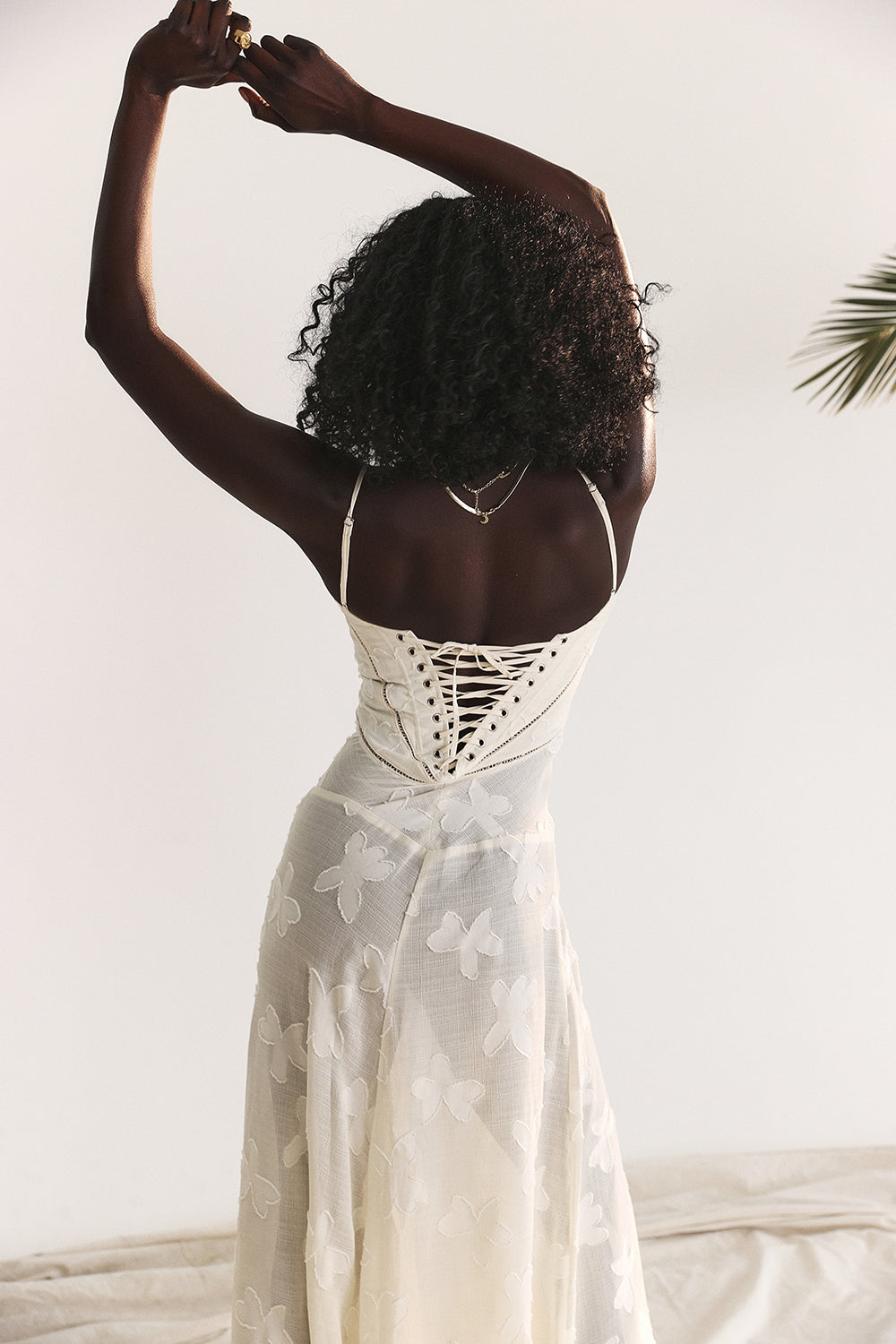 Ewa - Haftowana Maxi Sukienka w Stylu Boho