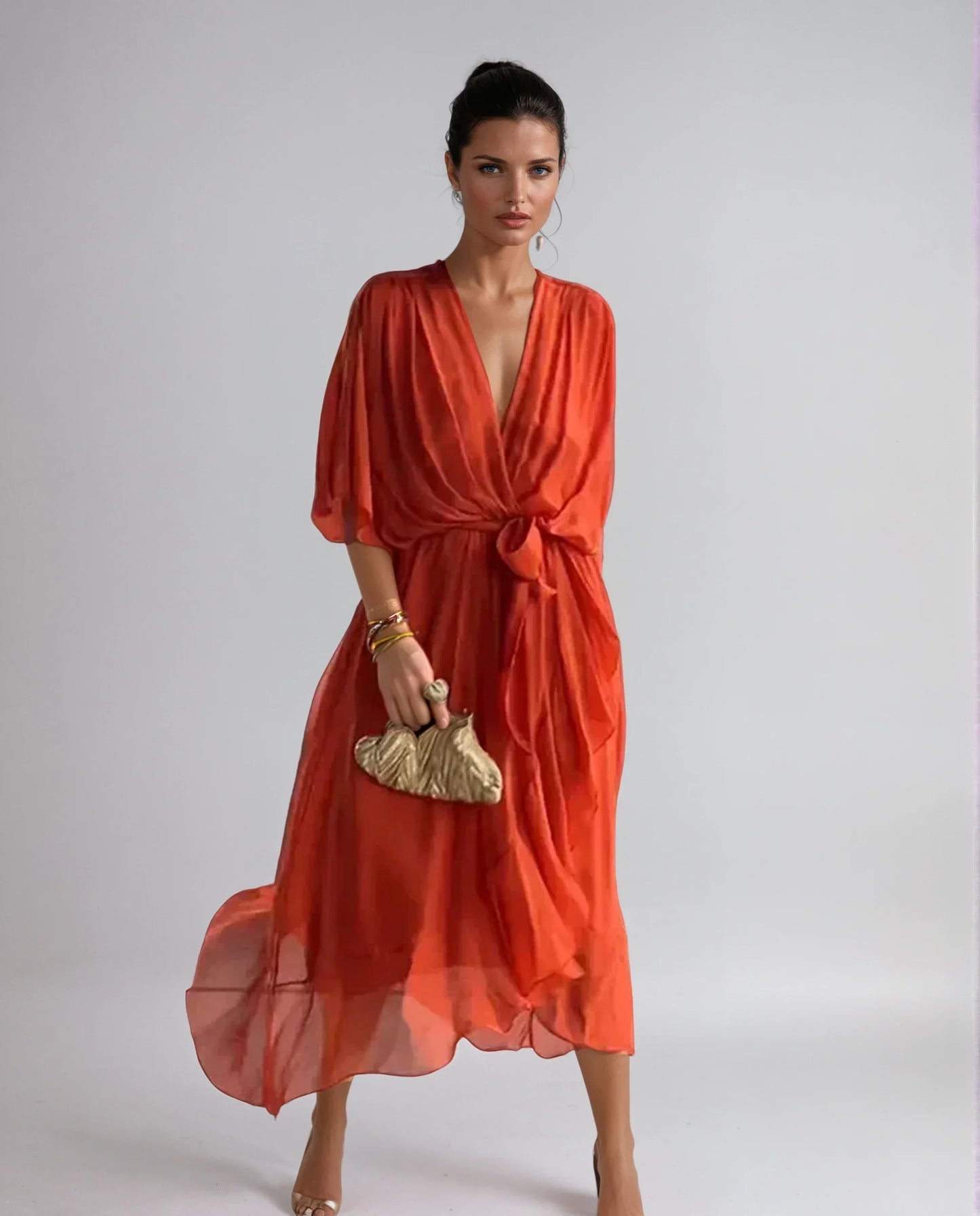 Joanna - axi Sukienka z Eleganckim Rozcięciem
